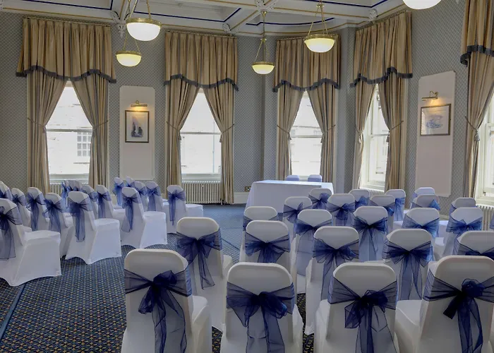 Top Hotels in Central Dundee for Unforgettable Stays